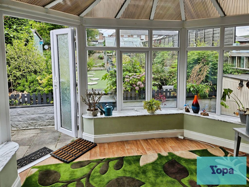 Property photo 3 of 20 Conservatory