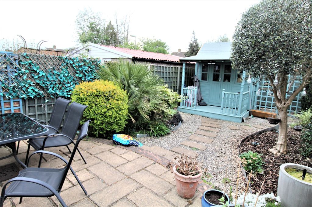 Property photo 2 of 9