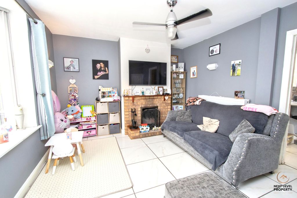 Property photo 2 of 13