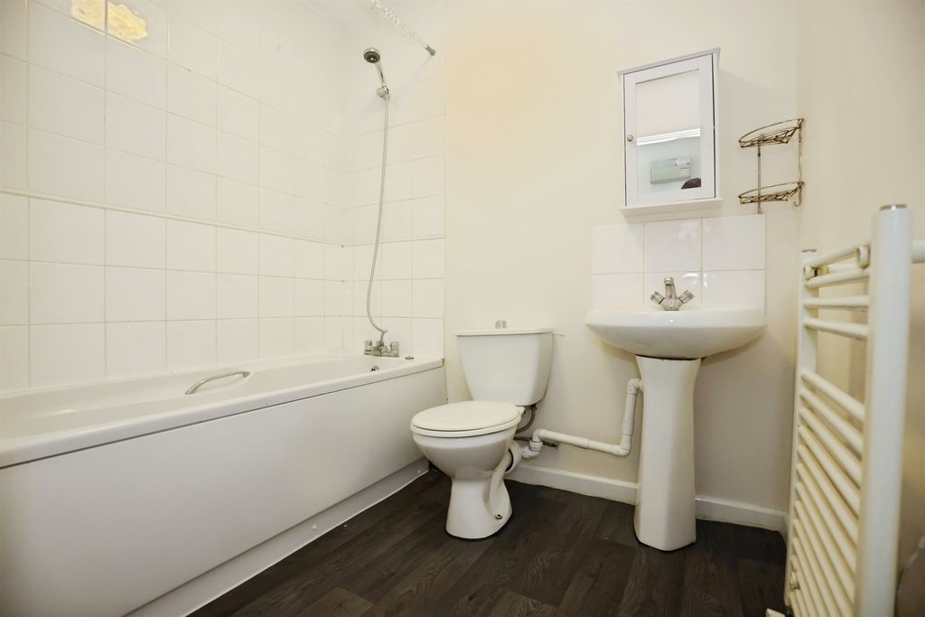 Additional image 8 of 2 bed flat for saleCambridge Street, Rugby CV21