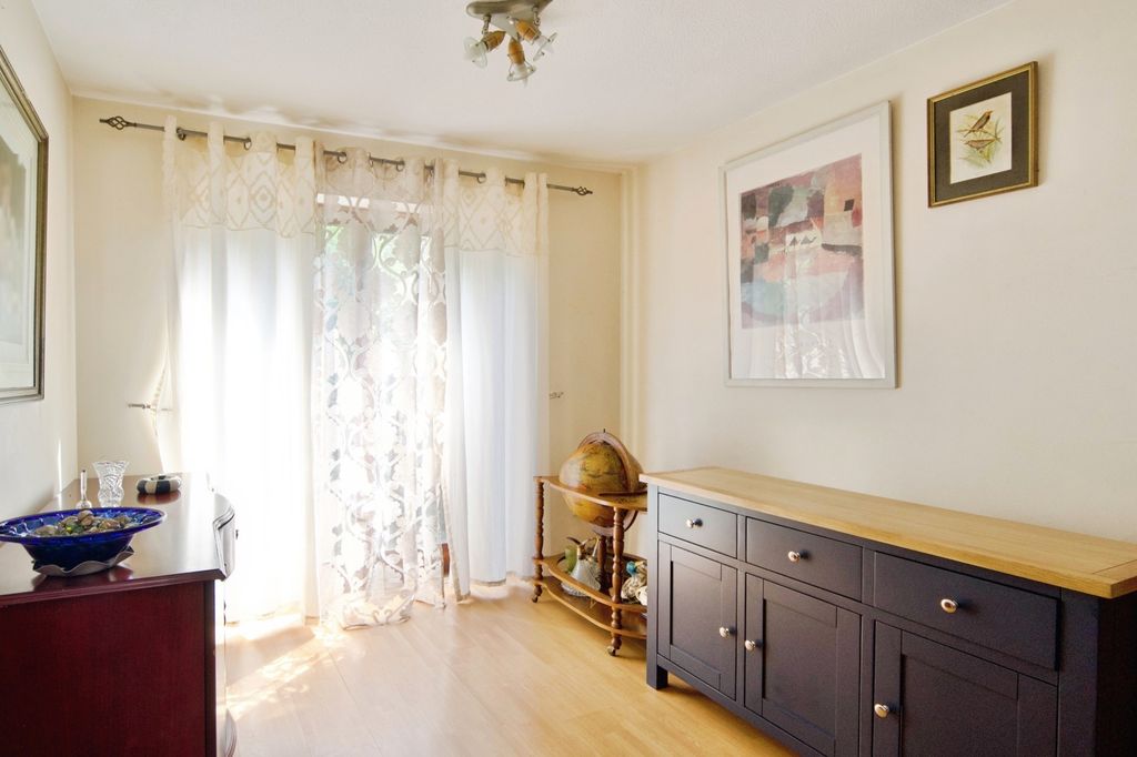 Property photo 3 of 7 Pbox-Img.Jpg