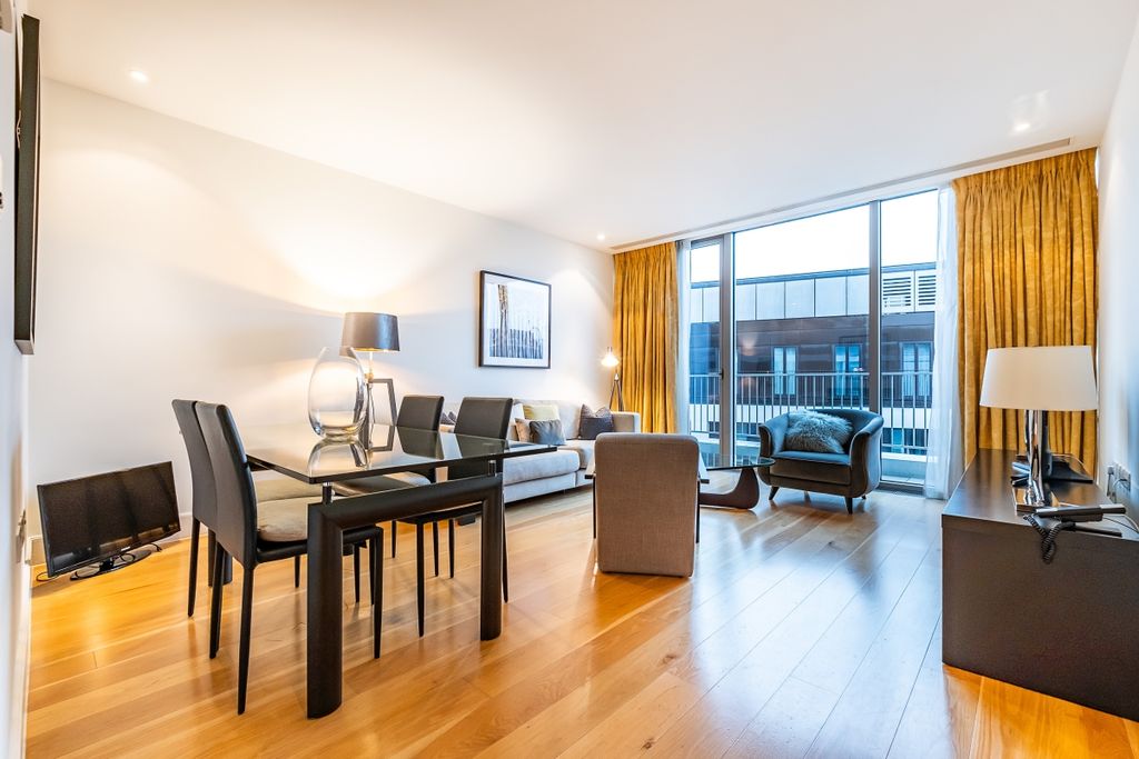 Property photo 1 of 19 Reception