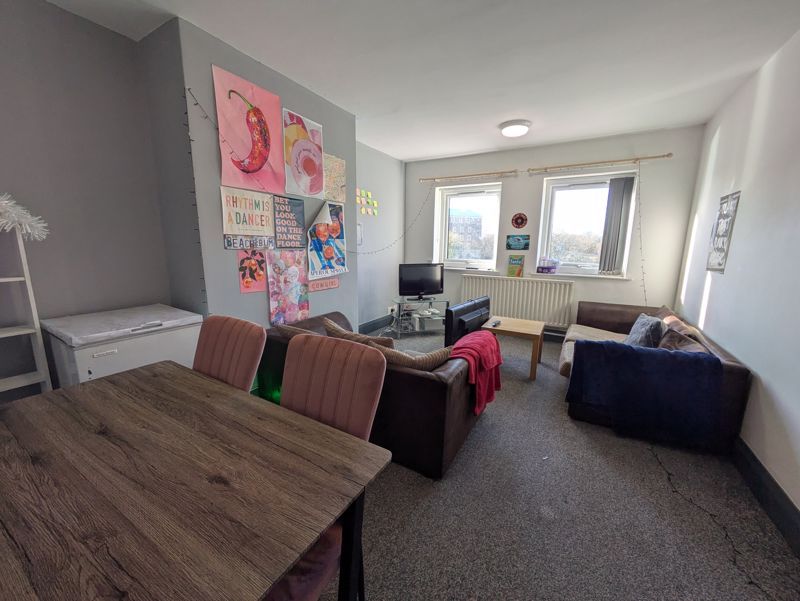 Property photo 2 of 9 Photo 6