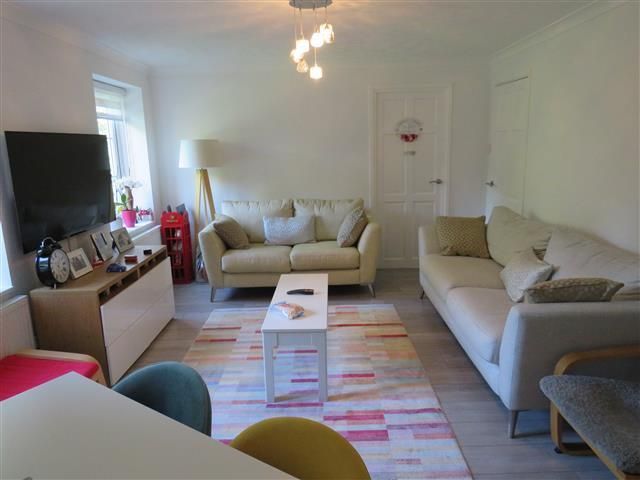 Property photo 3 of 6 Living Room