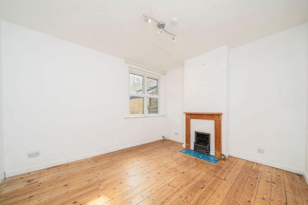 Property photo 3 of 7