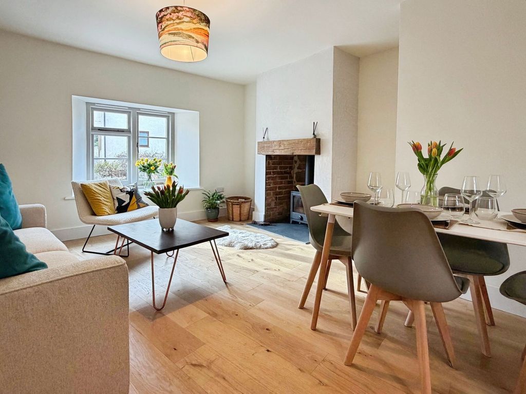 Property photo 3 of 42