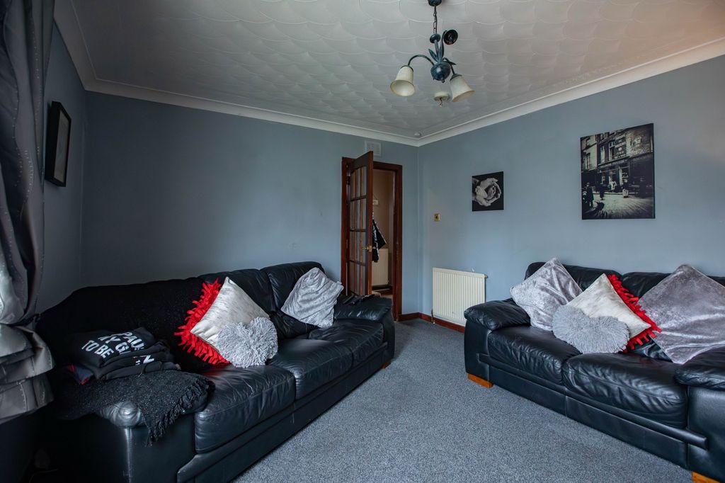 Property photo 3 of 22