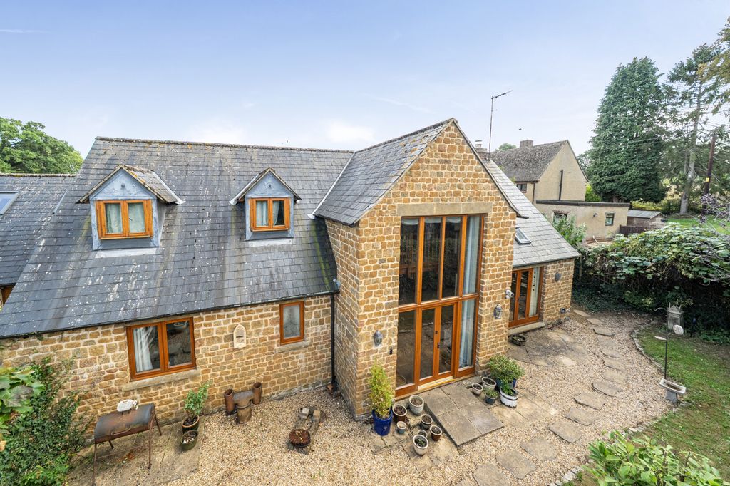 Property photo 1 of 21 External