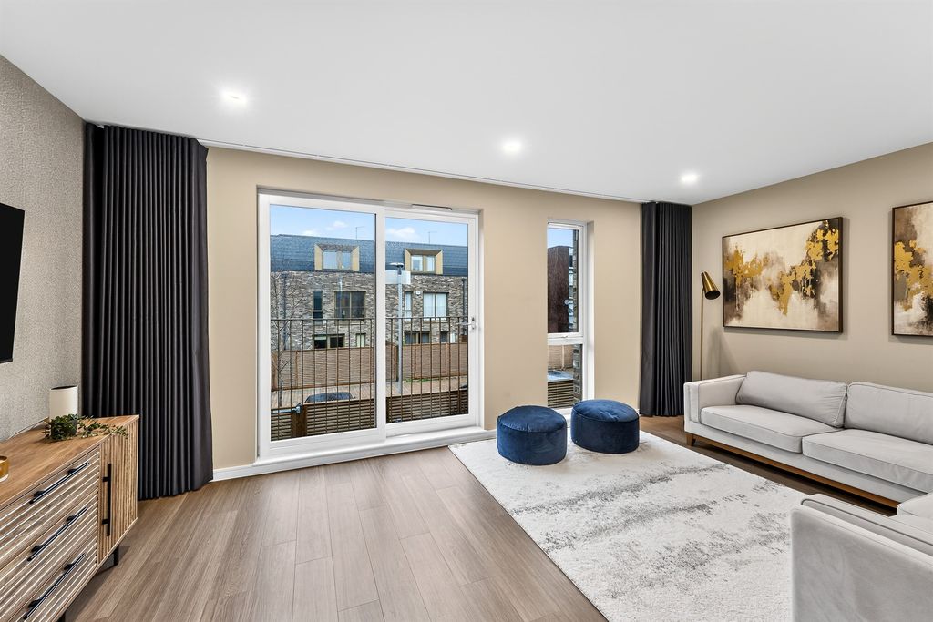 Property photo 2 of 13