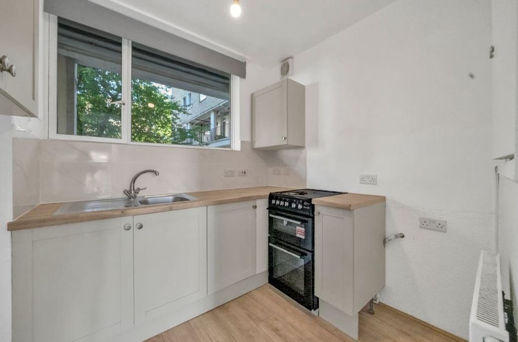 Property photo 3 of 16 Kitchen