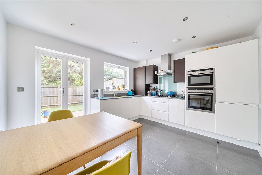 Property photo 3 of 12 Picture No. 21