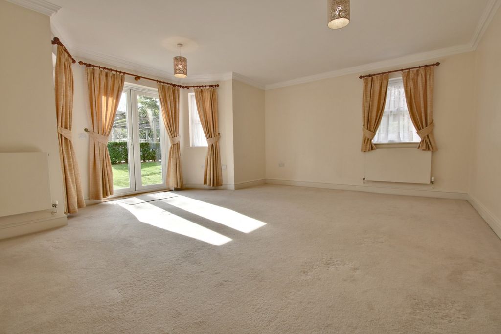 Property photo 2 of 10 1897091