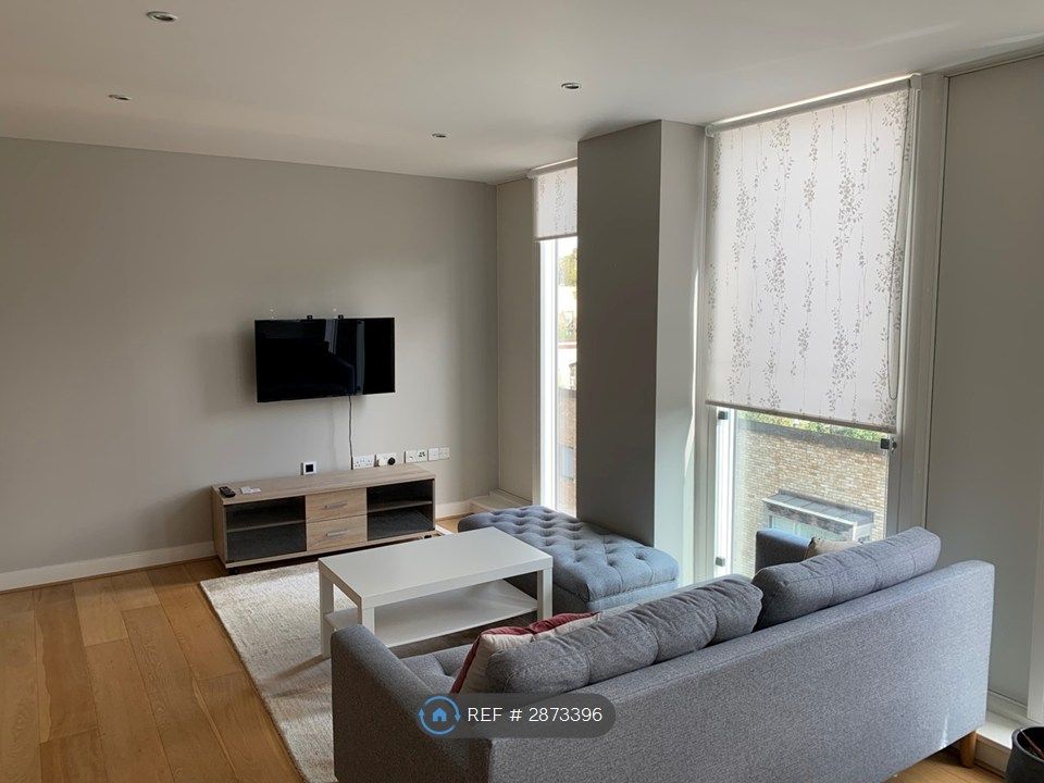 Property photo 2 of 10 Living Room