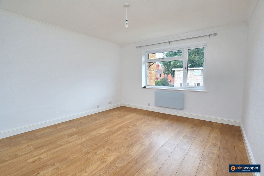 Property photo 3 of 16 4297583