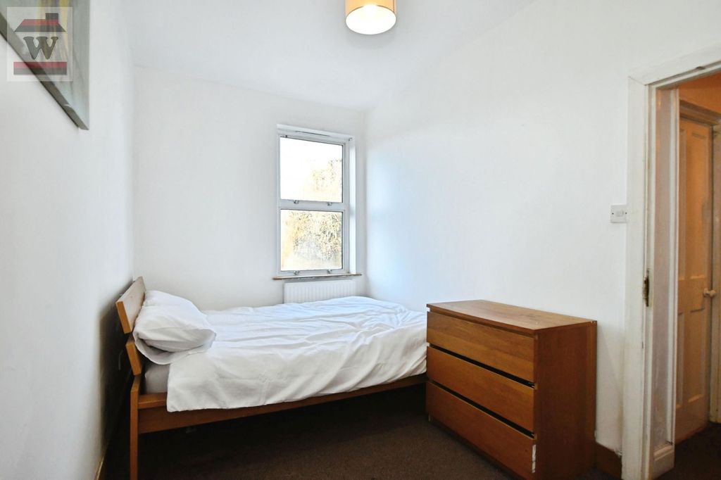 Property photo 3 of 3