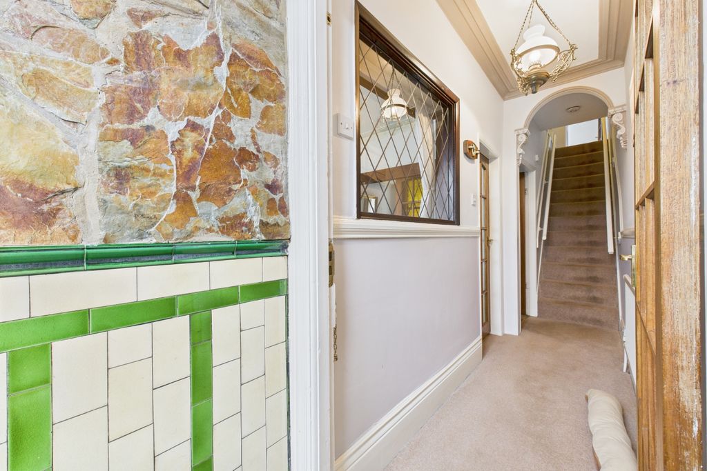 Property photo 2 of 30 Entrance Hallway