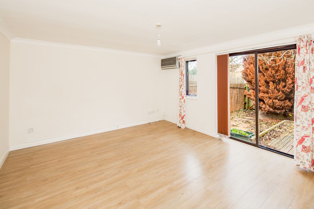 Property photo 3 of 16 Living Room