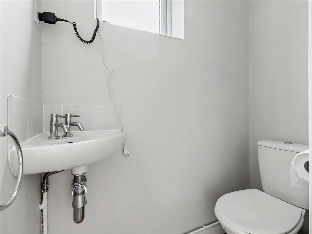 Property photo 3 of 18 wc