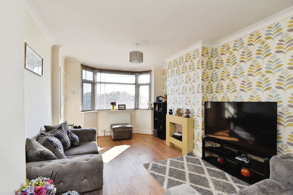 Property photo 3 of 16 Photo