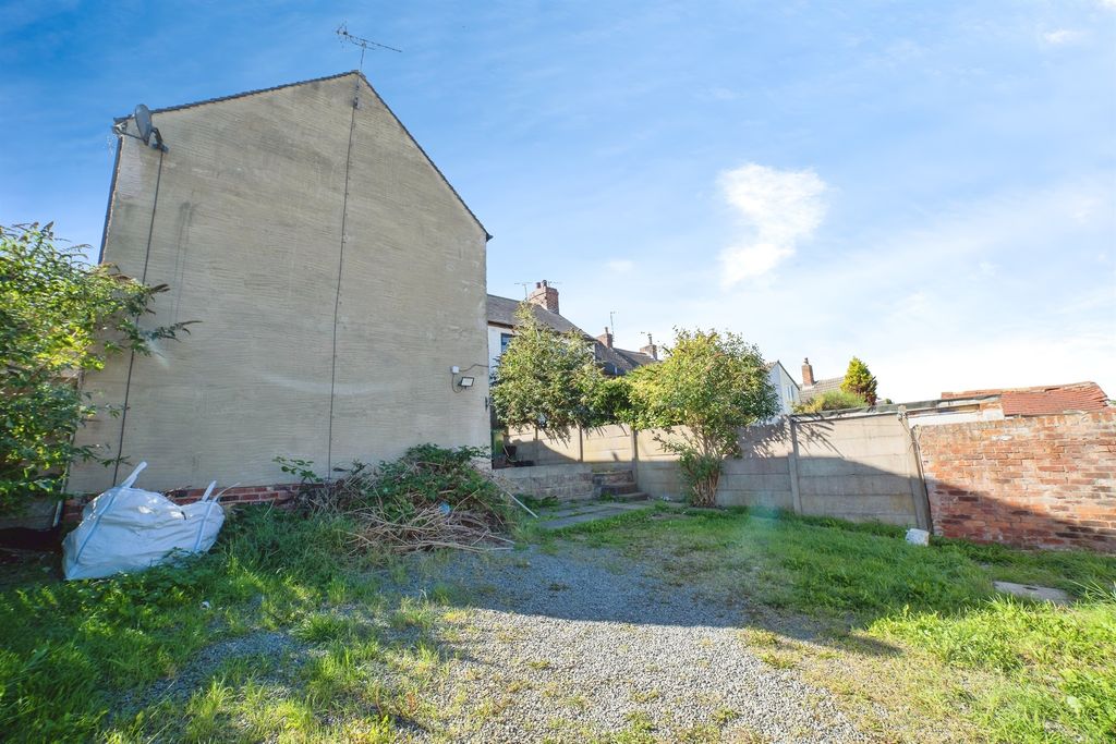 Property photo 2 of 17