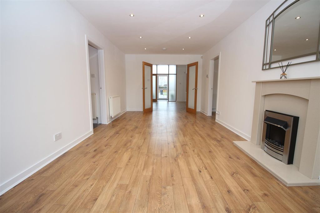 Property photo 2 of 37