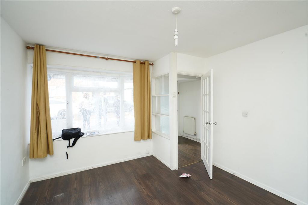 Property photo 3 of 21