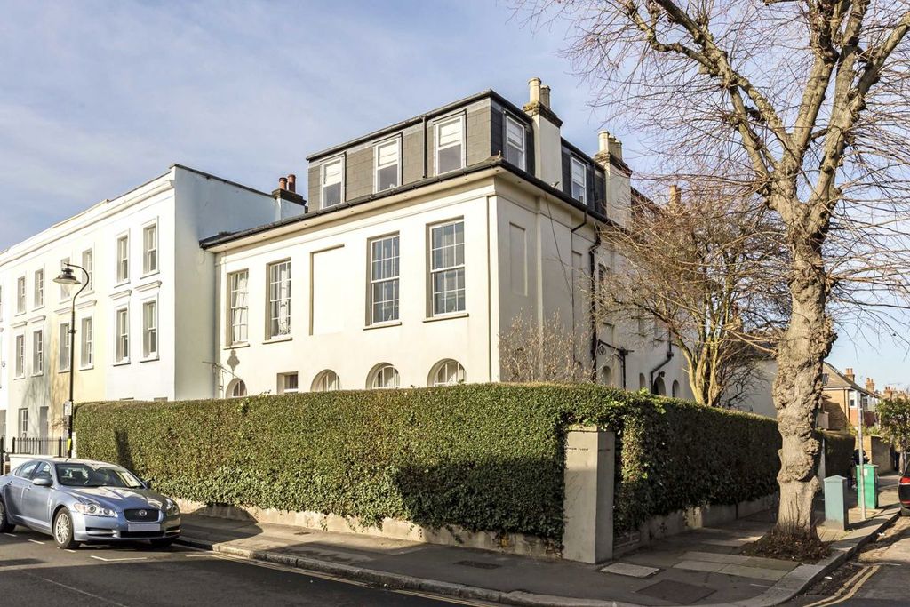 Property photo 1 of 8