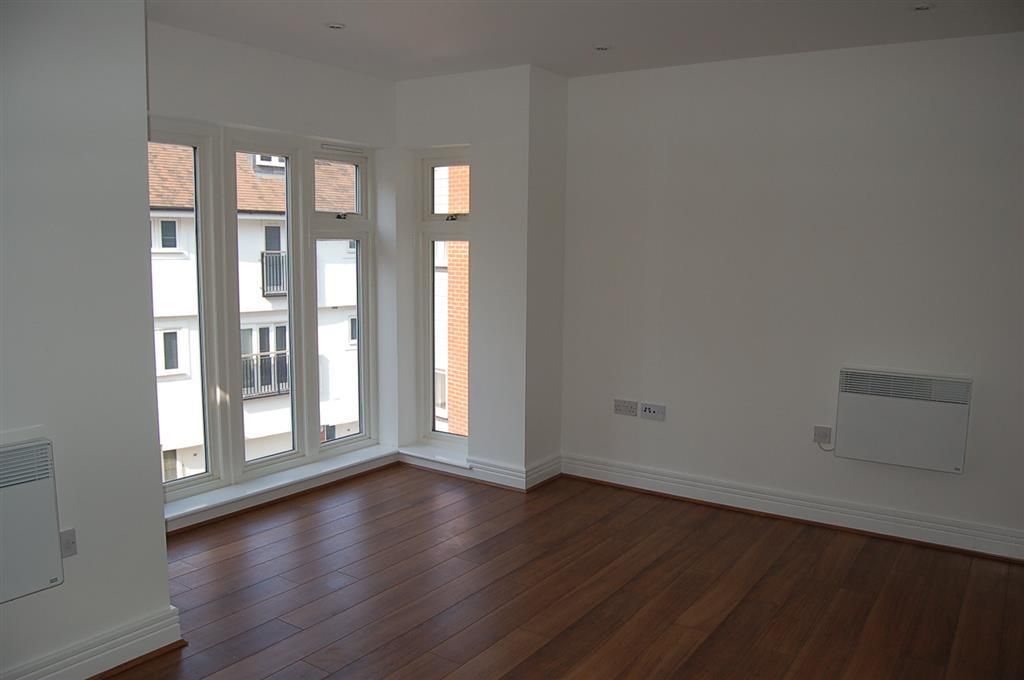 Property photo 3 of 4 Living Room