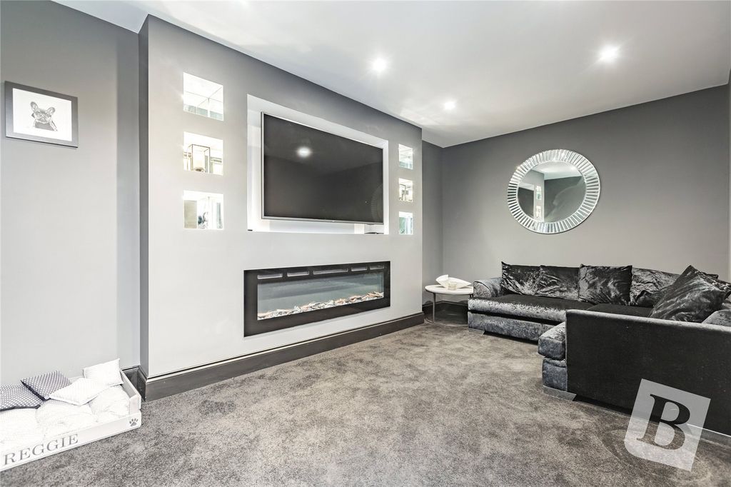 Property photo 3 of 19 Leisure Room