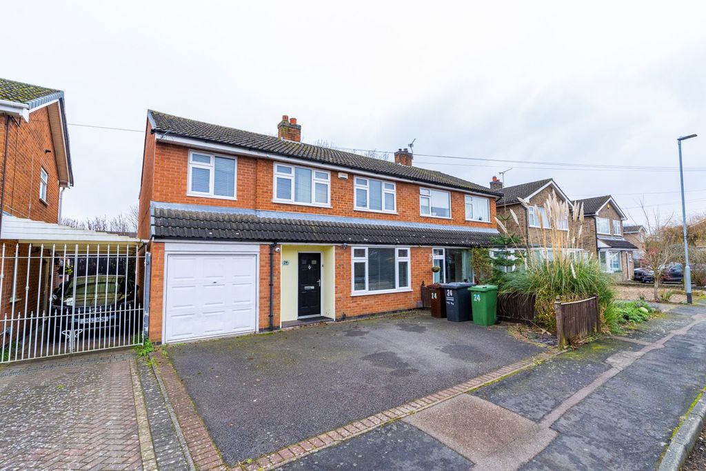 Property photo 2 of 36