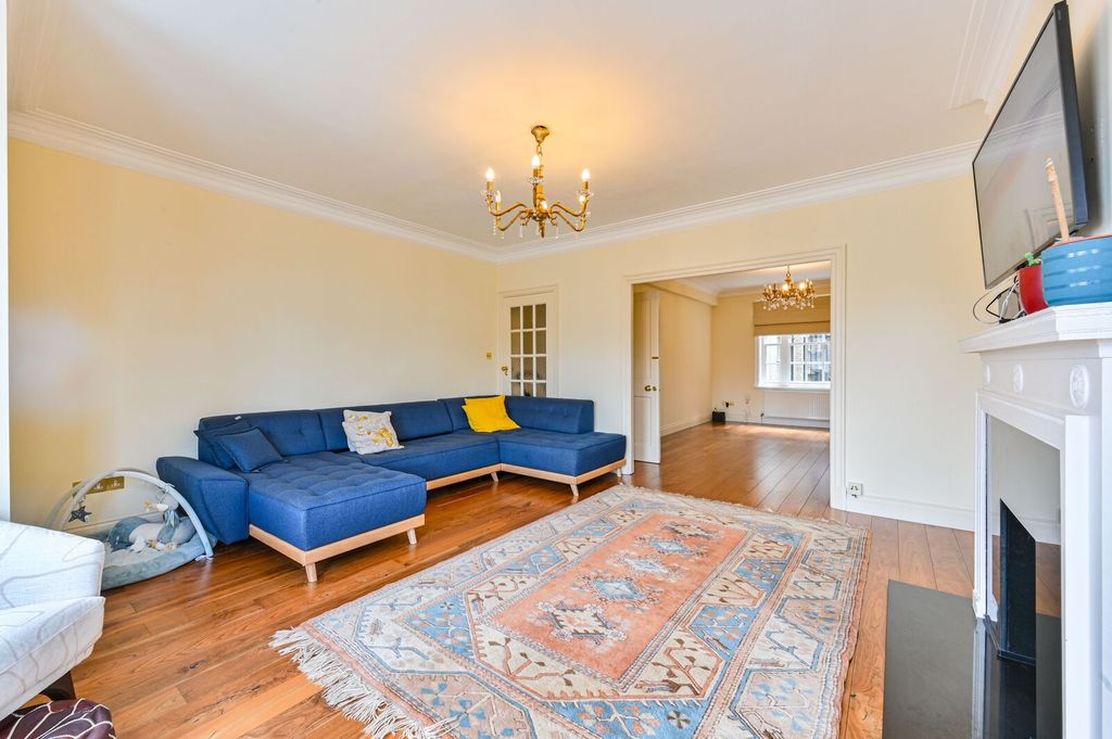 Property photo 2 of 9