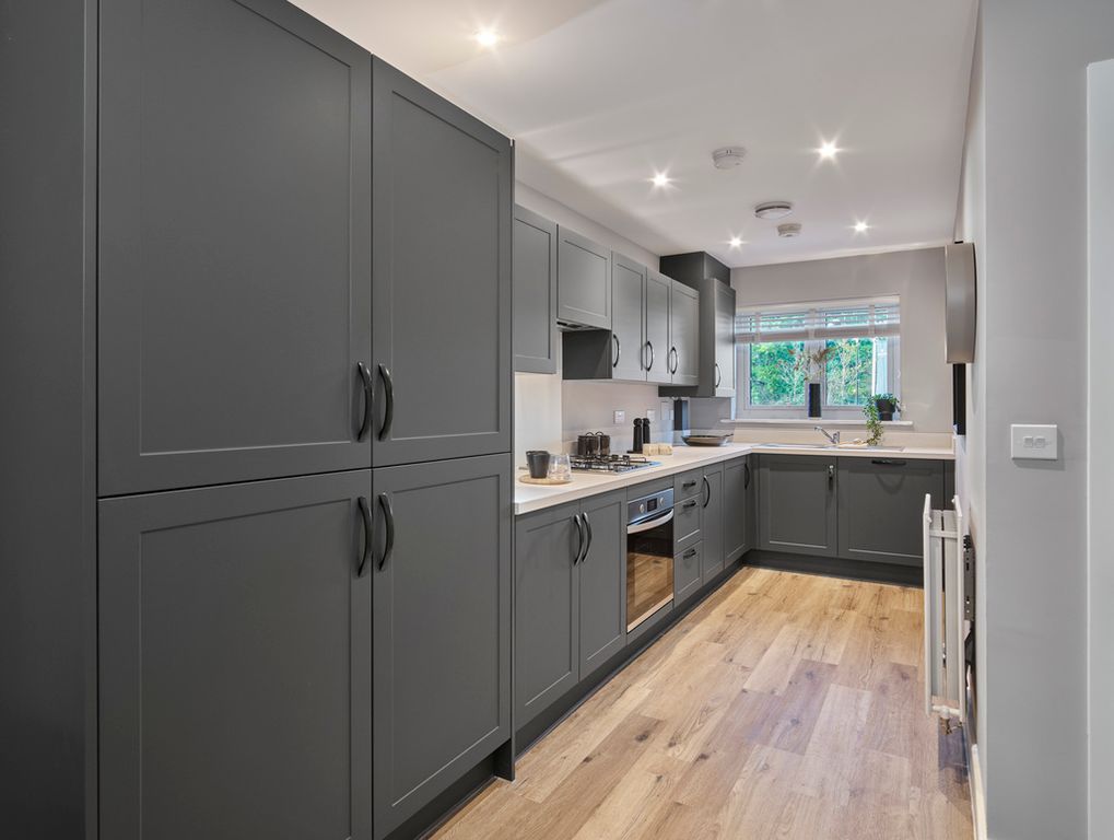 Property photo 3 of 9 Vise-Oakb-25-47