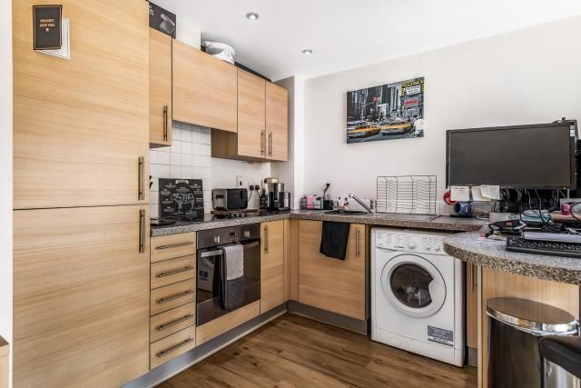 Property photo 3 of 9 Kithen