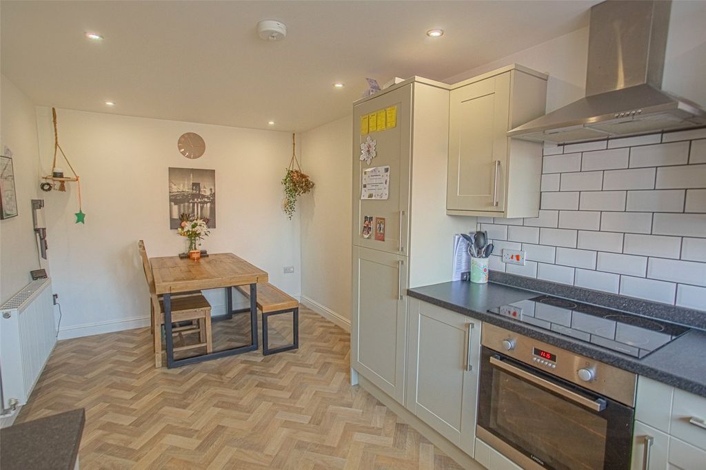 Property photo 2 of 18 Picture No. 05