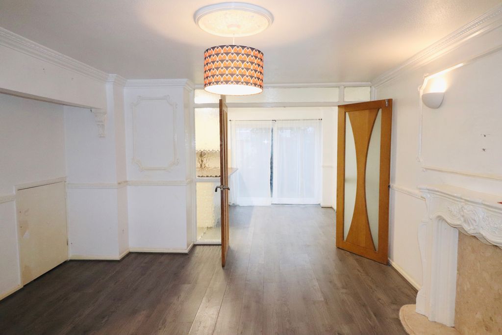 Property photo 2 of 9