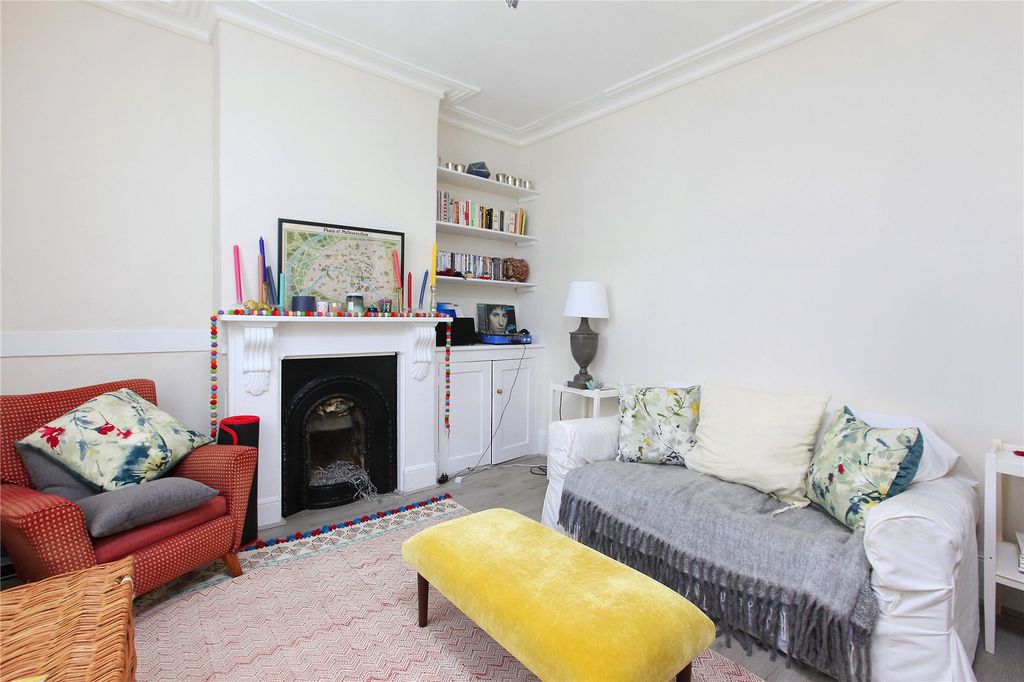 Property photo 2 of 11