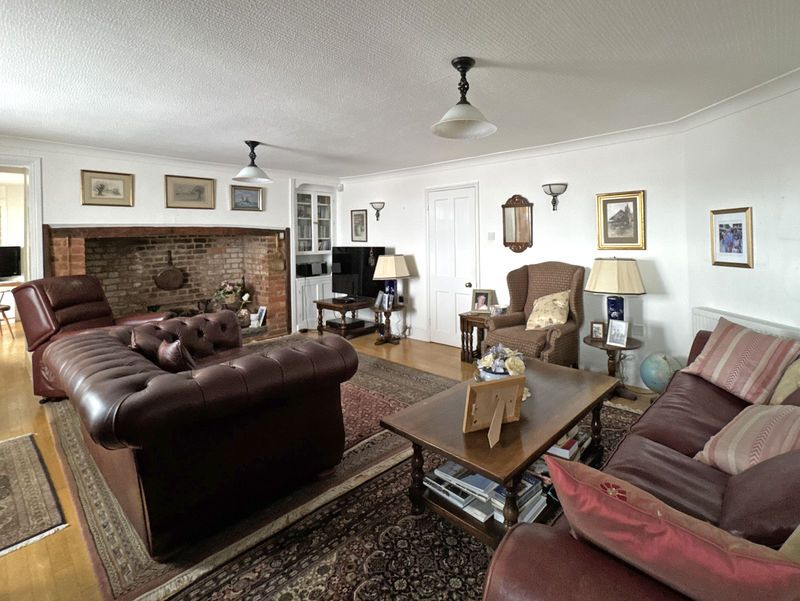 Property photo 3 of 28 Photo 11