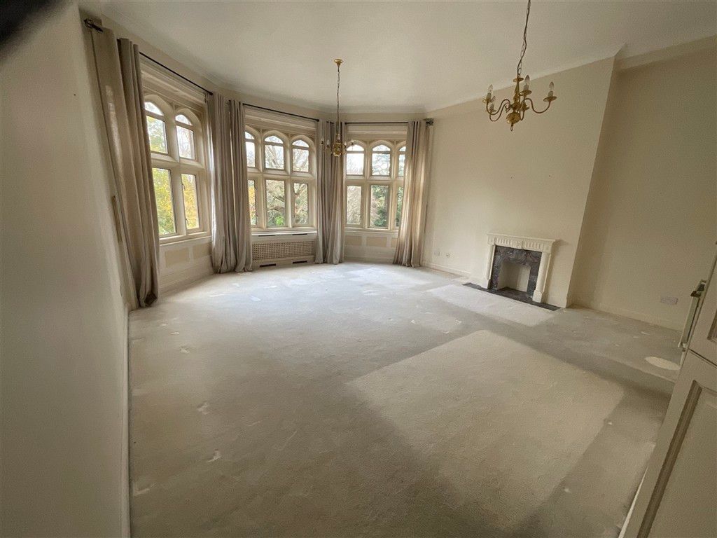 Property photo 1 of 11 Lounge