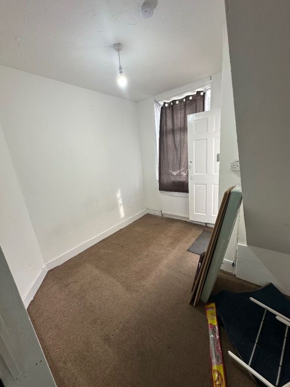 Property photo 1 of 3