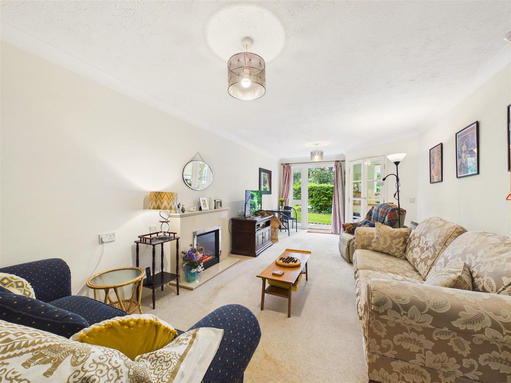 Property photo 3 of 12 Cam05193G0-Pr0150-Still006.Jpg