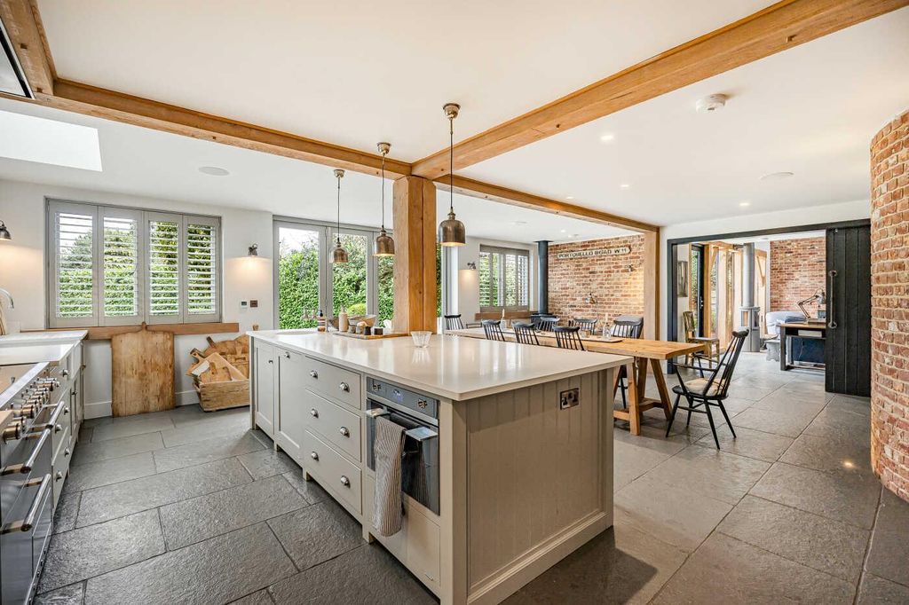 Property photo 2 of 35 Image