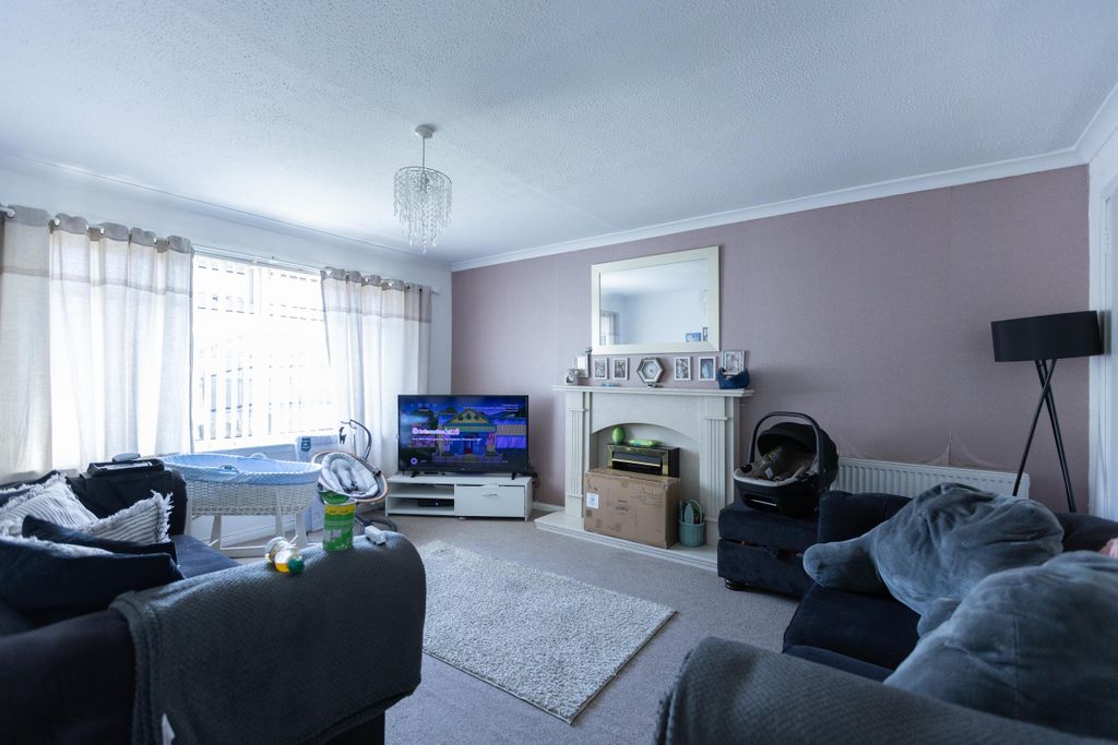 Property photo 2 of 16