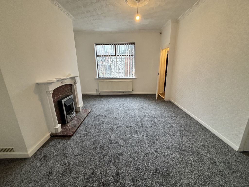 Property photo 3 of 8 Gallery