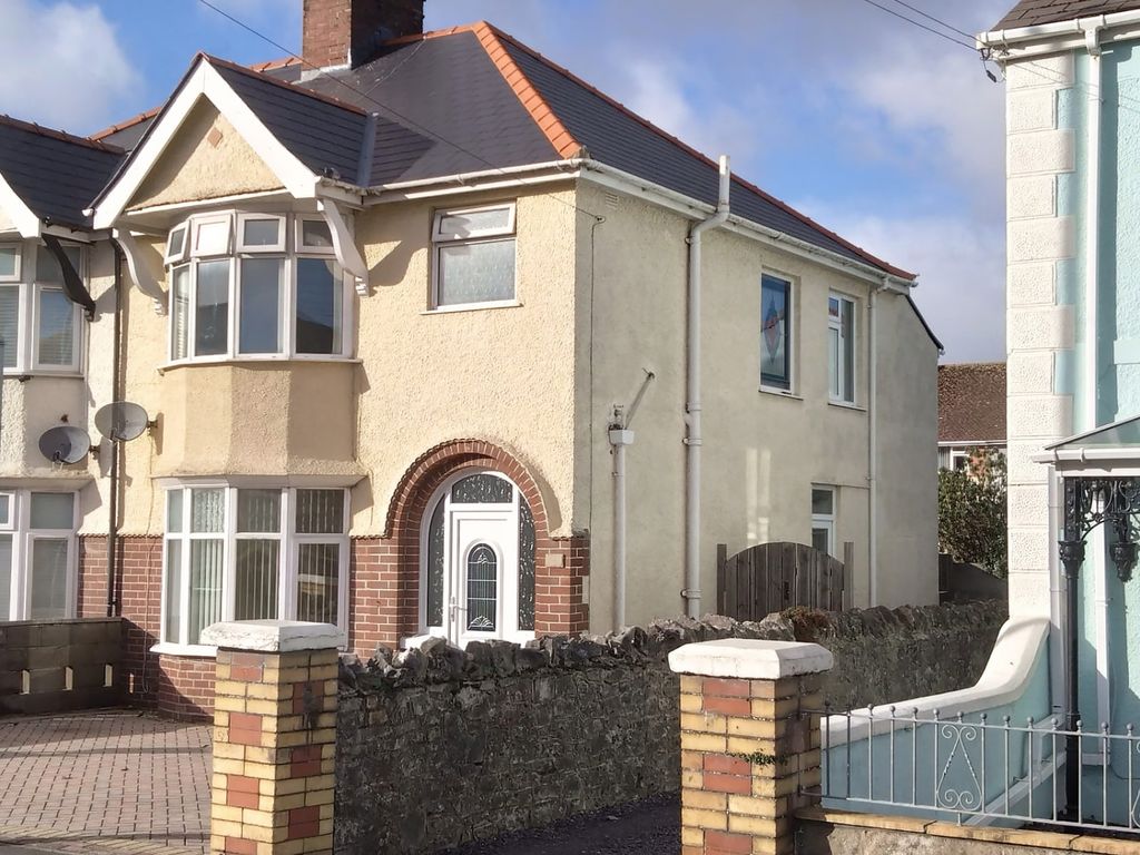 Property photo 2 of 15 Front Side