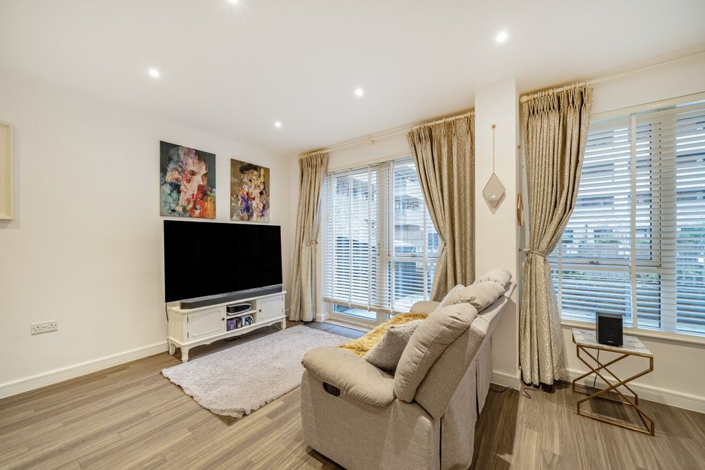 Property photo 2 of 17 Picture No. 20