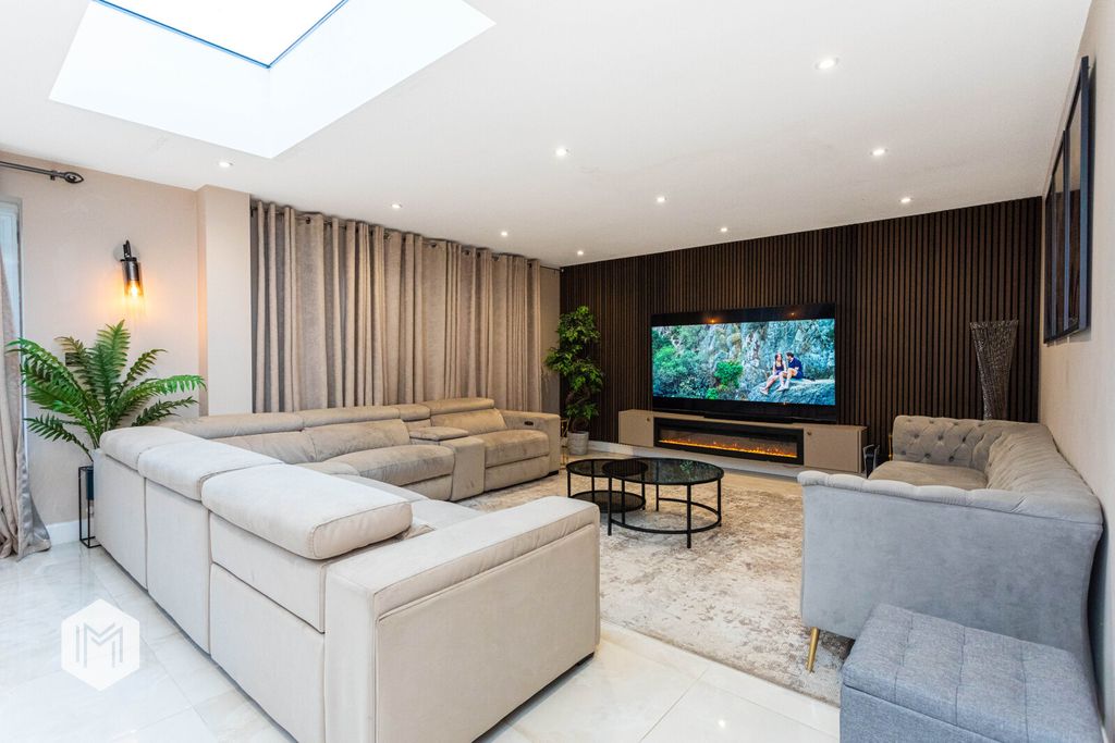 Property photo 3 of 35 Picture No. 07