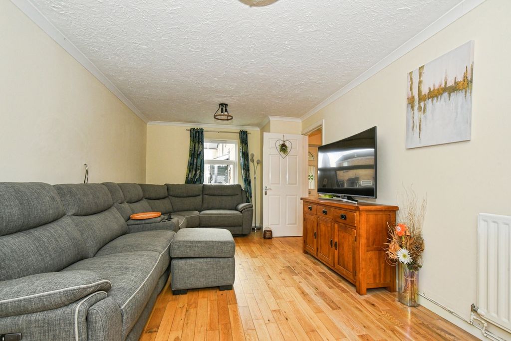 Property photo 3 of 16 Photo