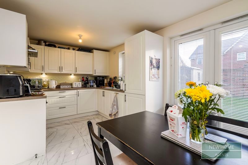 Property photo 2 of 15 Photo 4