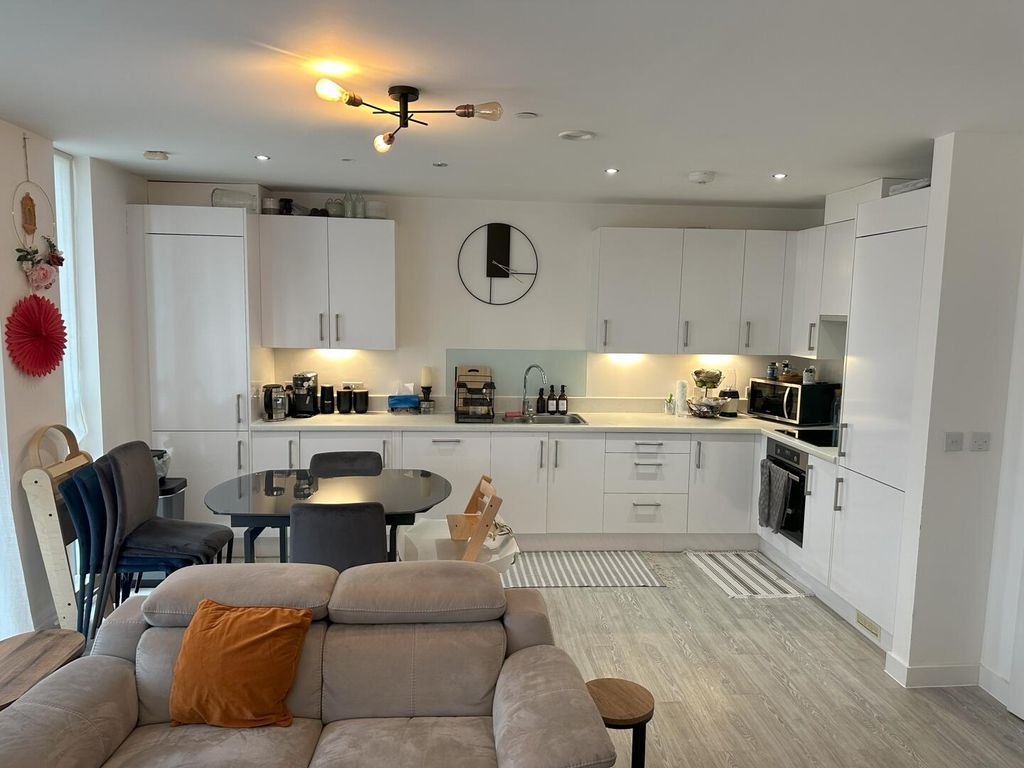 Property photo 1 of 8 Kitchen