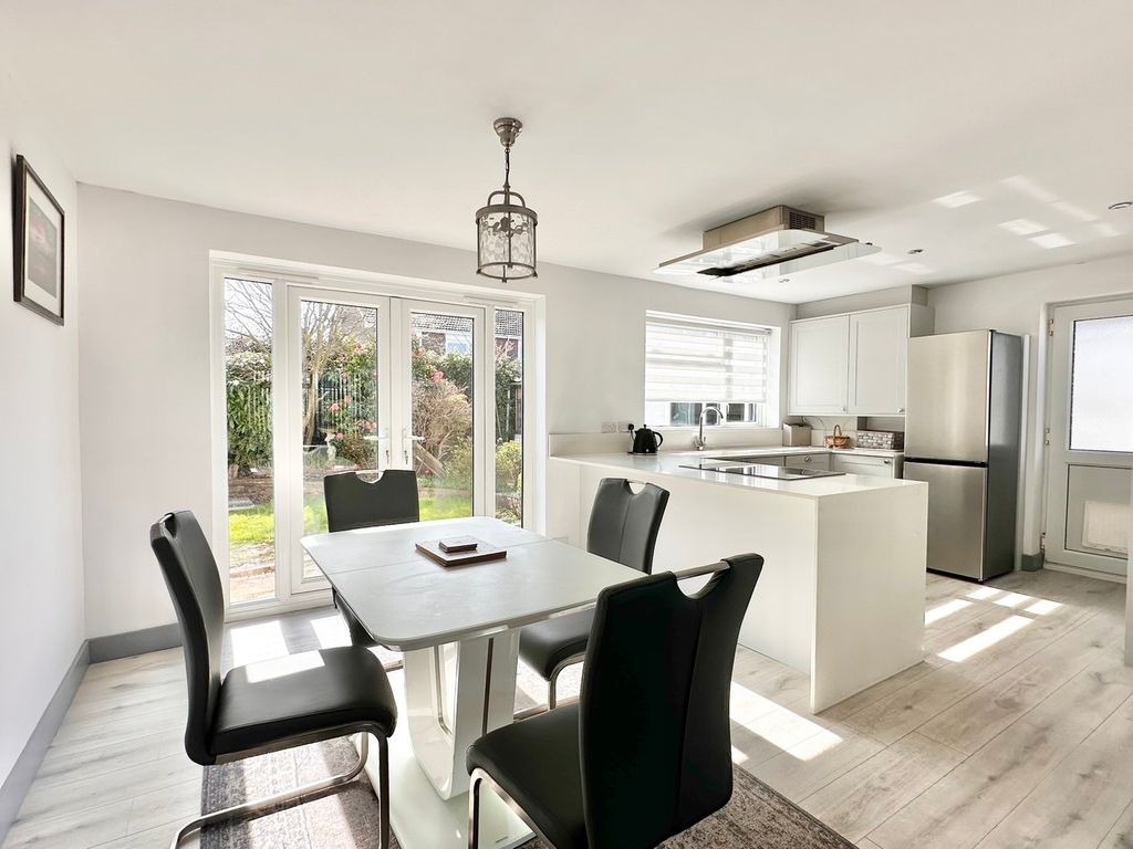 Property photo 3 of 24